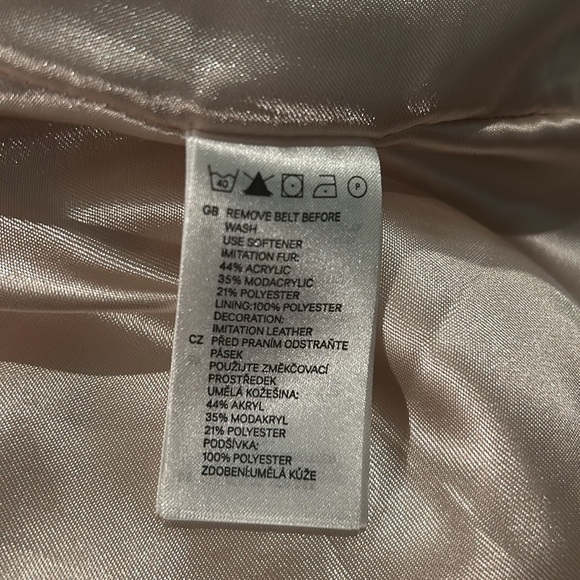 H&M women’s faux fur coat cropped Size 6 - Picture 8 of 8